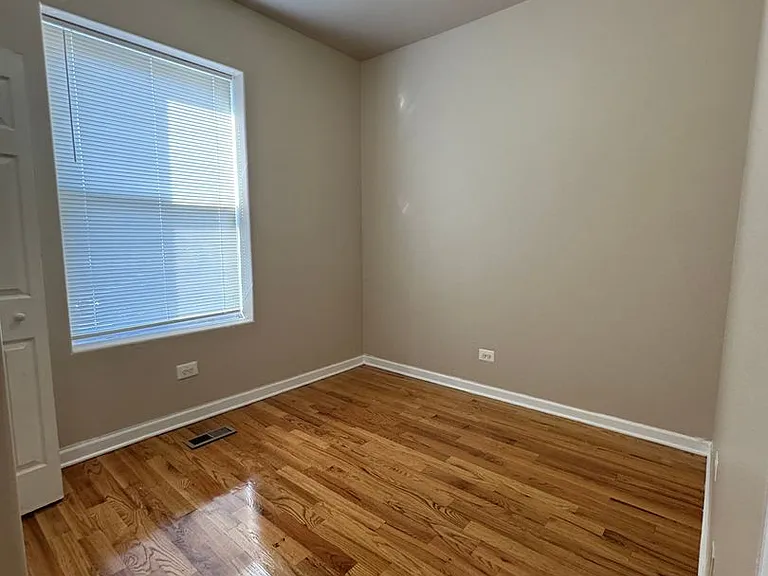 1022 W 64th St #1M — Photo 4