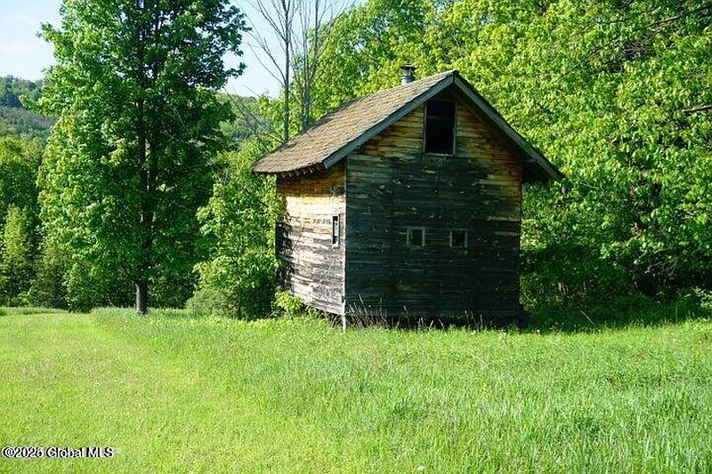 3rd image of L26 W Fulton Road
