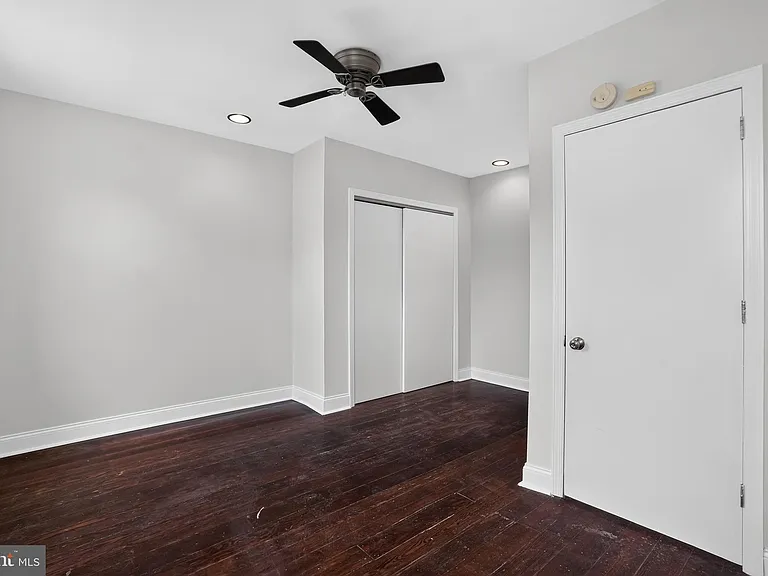 2623 Emerald St — Photo 15