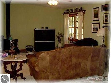4th image of 4043 Clam Lake Dr