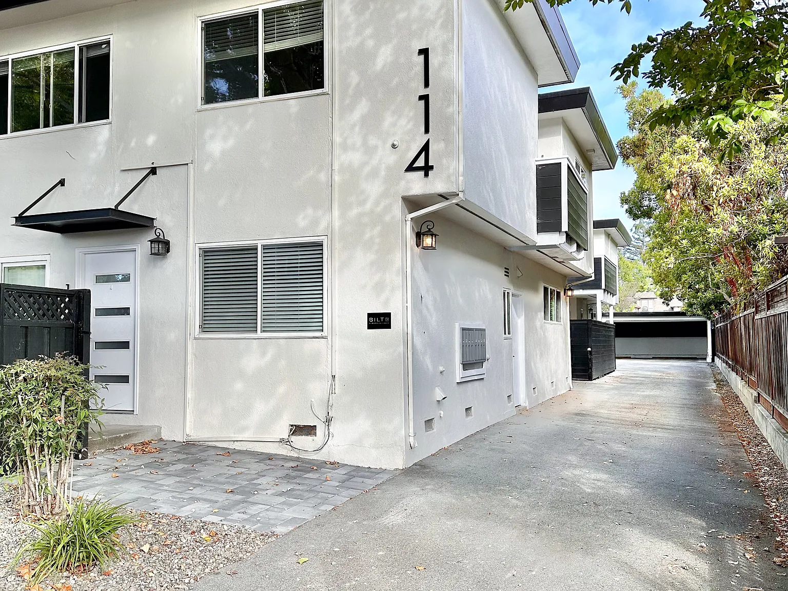 114 Barneson Ave — Photo 1