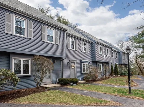 6 Oak Ridge Dr Unit 2, Maynard, MA 01754