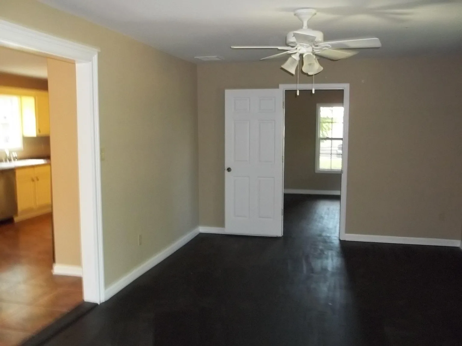 3 bed, 1800 sqft, $1,595 — Photo 4