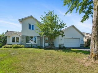 9142 Woodhall Xing N, Brooklyn Park, MN 55443