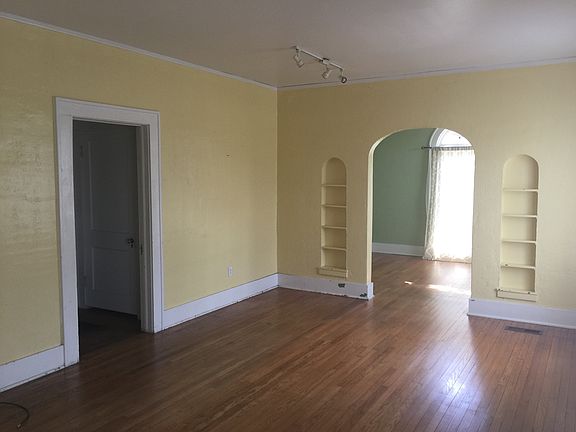 3rd image of 501 E Race Ave