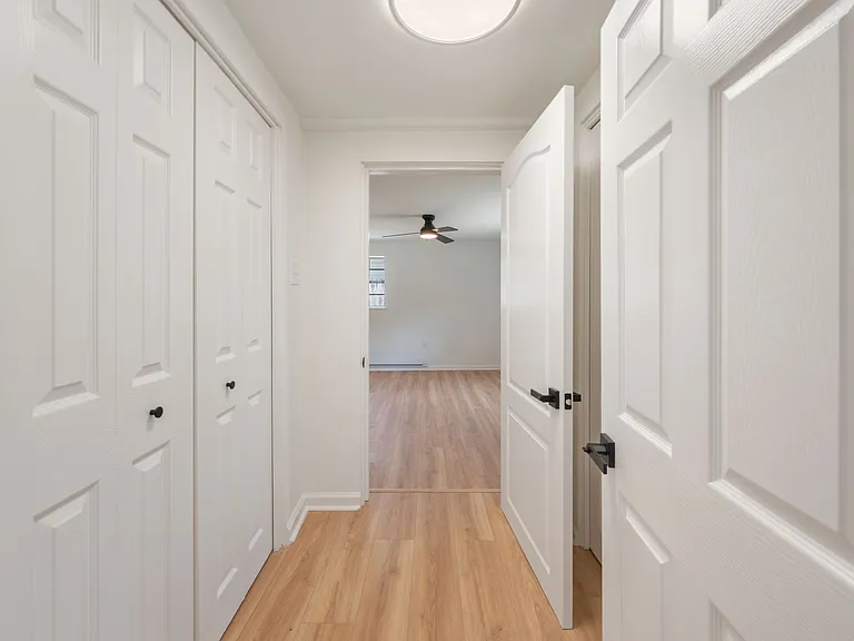 1002 High Grove Ct #B — Photo 9