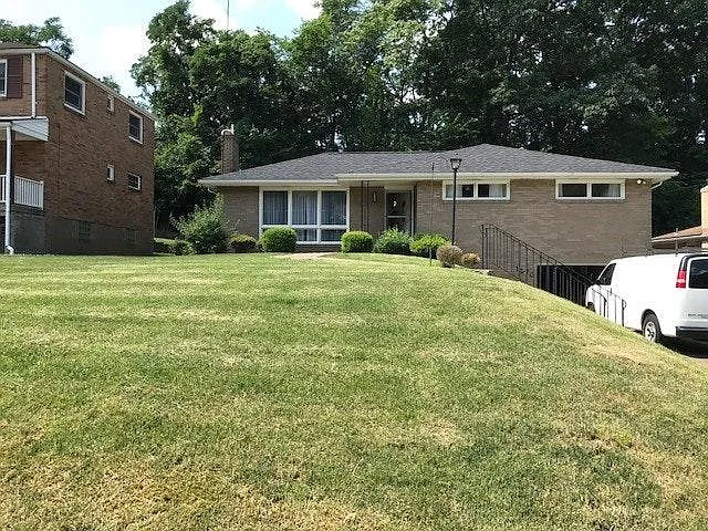 3 bed, 1034 sqft, $2,000 — Photo 3