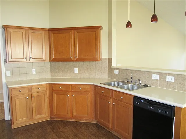 113 Village Dr — Photo 3