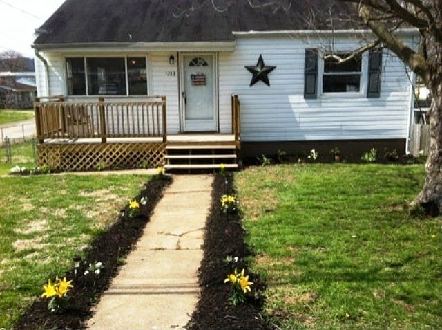 For Sale: 1213 PARK AVE, NITRO, WV 25143