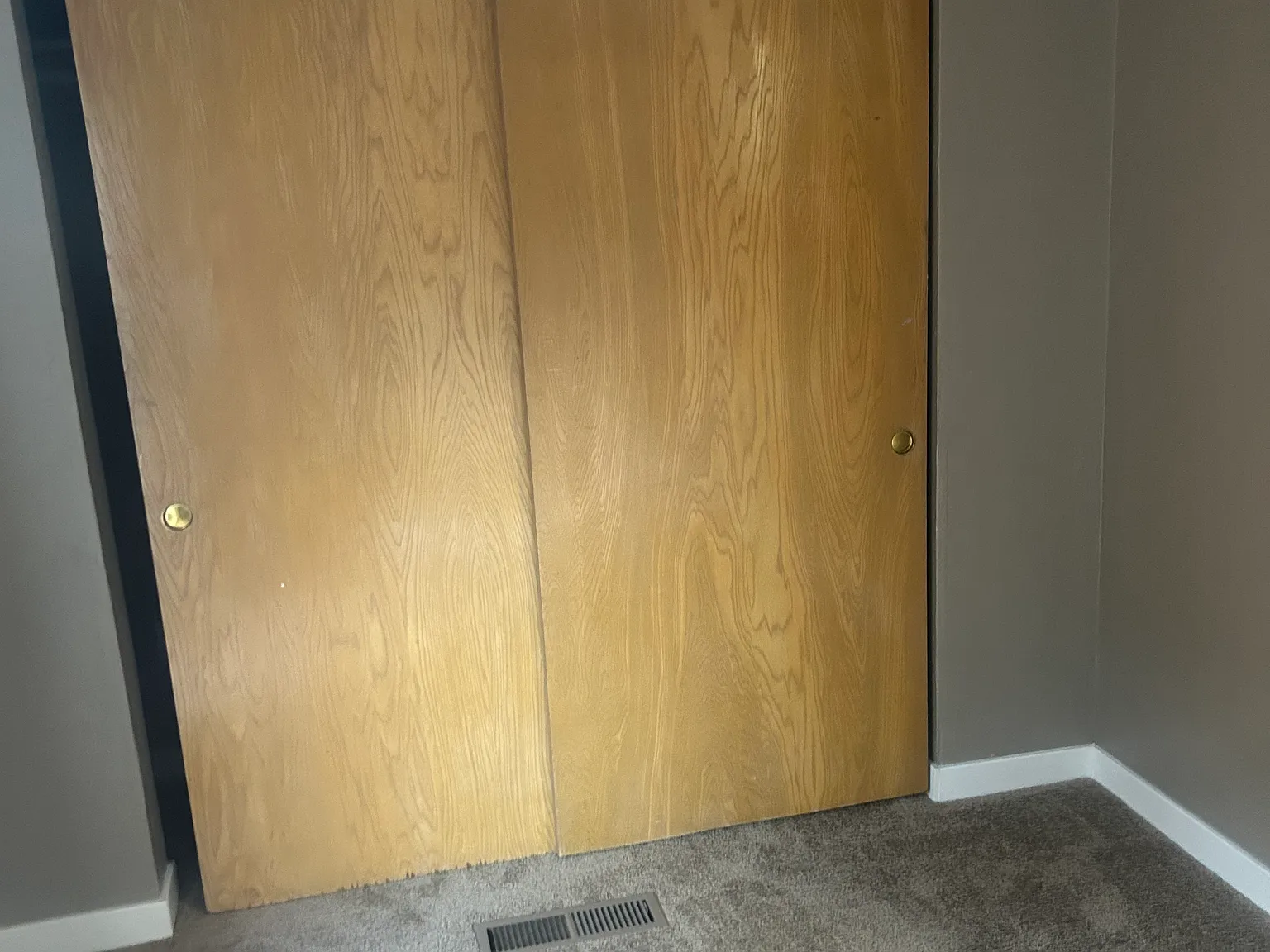 4 bed, 1995 sqft, $1,200 — Photo 1
