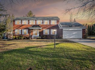 2344 Prestwick Dr, Troy, MI