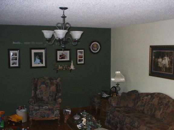 3rd image of 208 School House Ln