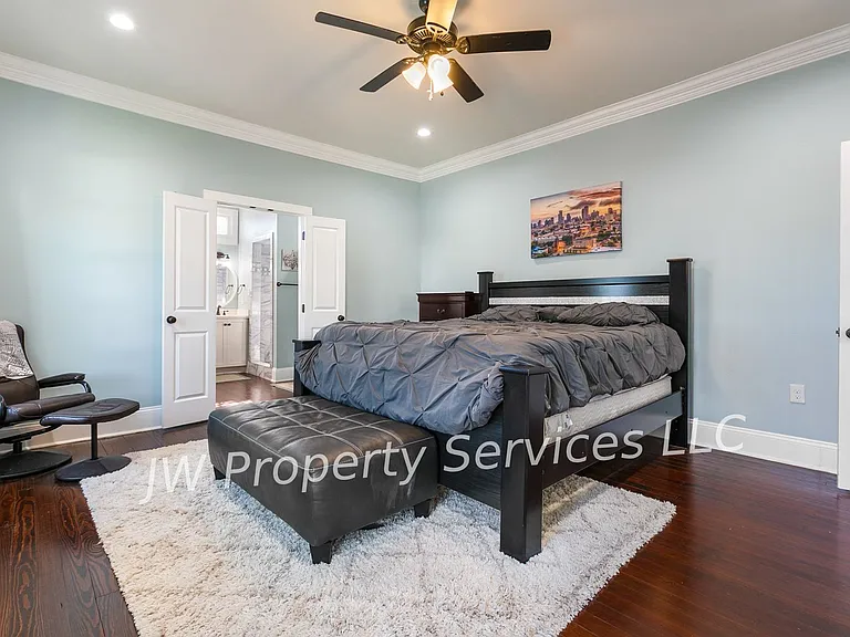 324 N Roman St — Photo 6