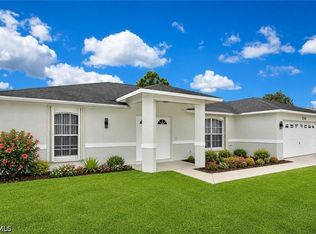 530 Peerless Cir, Lehigh Acres, FL 33974