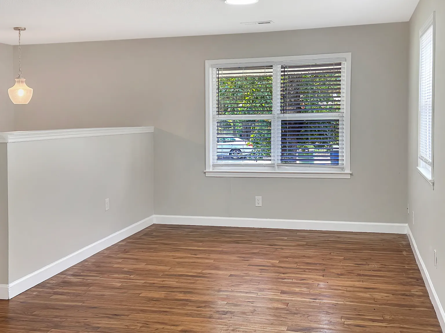 4 bed, 2100 sqft, $2,100 — Photo 4