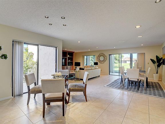5th image of 9264 Vista Del Lago #A