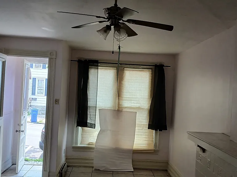 1035 Washington St — Photo 14