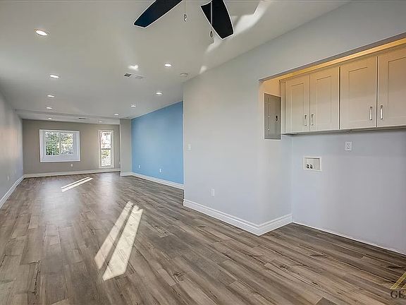 5th image of 2842 1/2 Hyans St