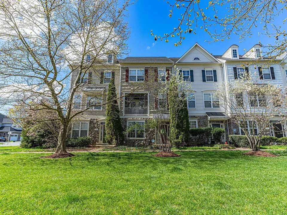 742 Collington Ct