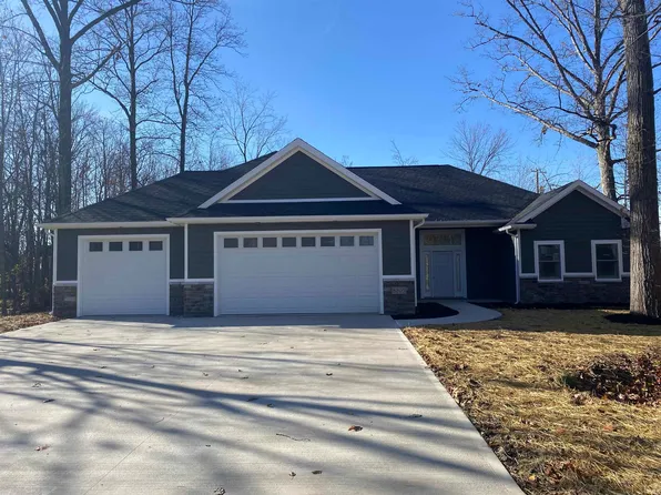 8205 Fieldcrest Ct, Fort Wayne, IN 46825