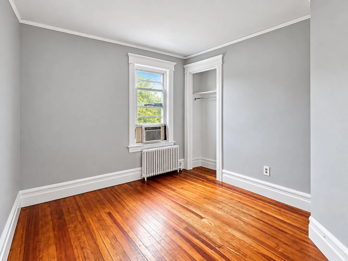 4 bed, 1900 sqft, $5,500 — Photo 4