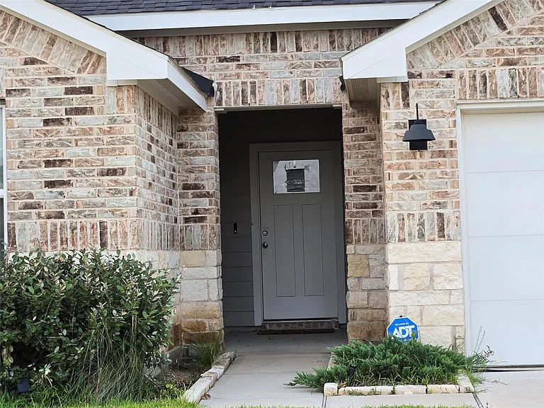 31710 Carlisle Cove Ct — Photo 8