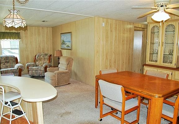 4th image of 446 Snead Dr