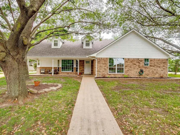 104 Woodhaven Pl, Joshua, TX 76058
