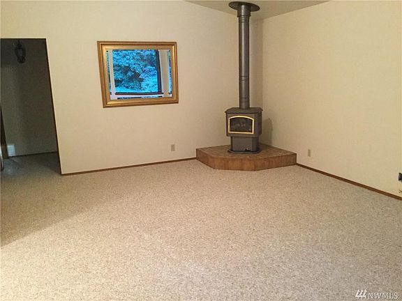 4th image of 37164 Madrona Blvd NE