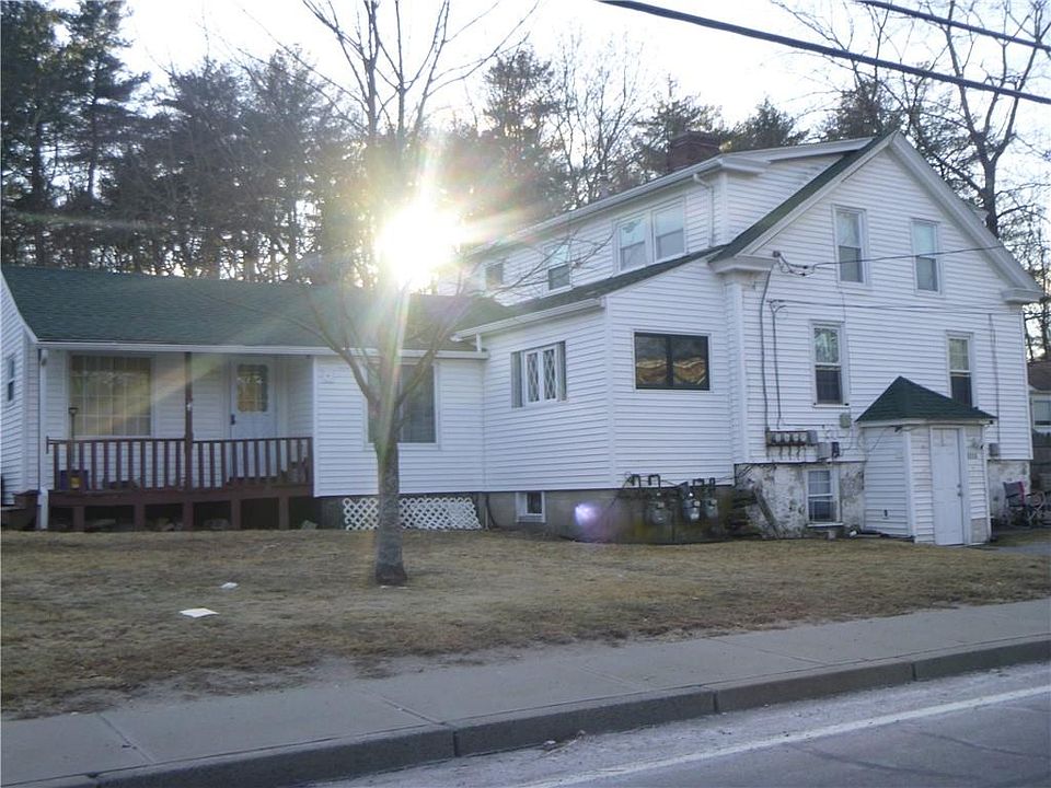 2nd image of 682 Putnam Pike