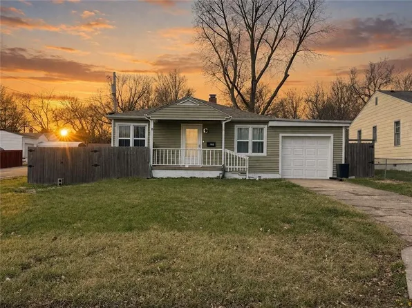 702 Sunset Ave, Chillicothe, MO 64601