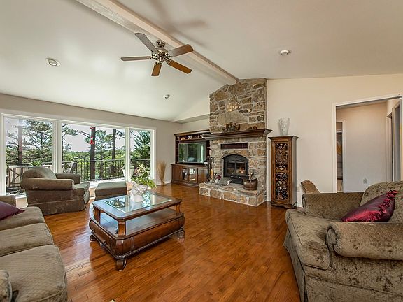 3rd image of 252 Lakeside Dr