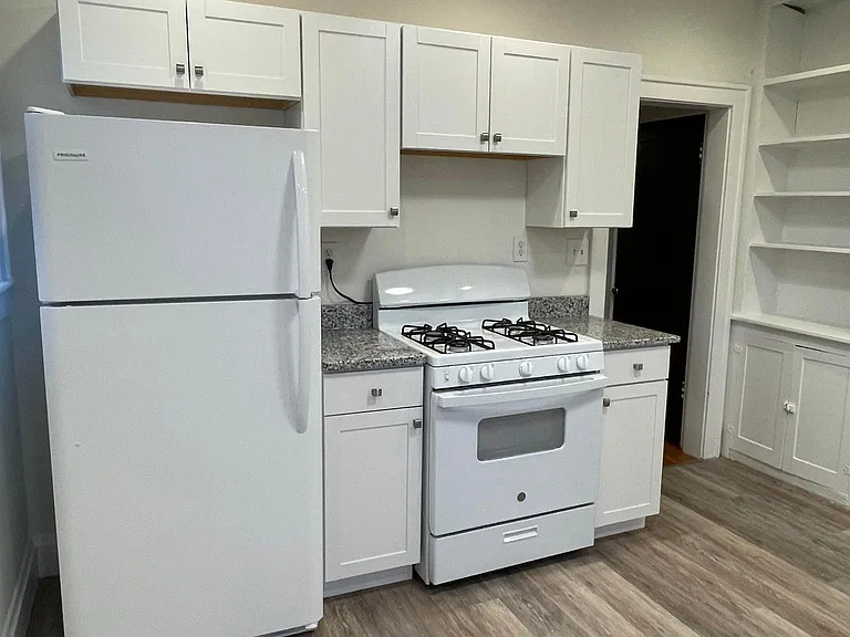 2713 Hibbert Ave — Photo 6
