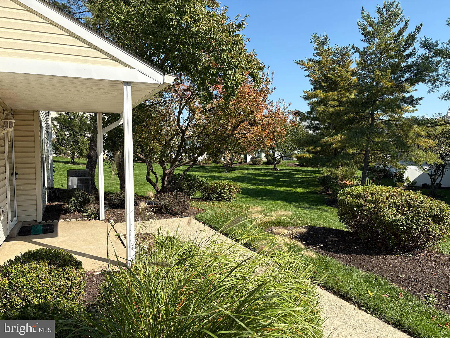 2 bed, 2.0 bath, 1350 sqft, $2,500 — Photo 3