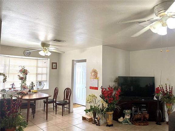 4th image of 4950 Lurline St