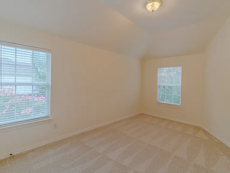 103 Westminister Ave — Photo 33
