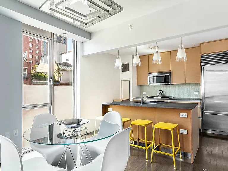 110 3rd Ave #4D — Photo 3
