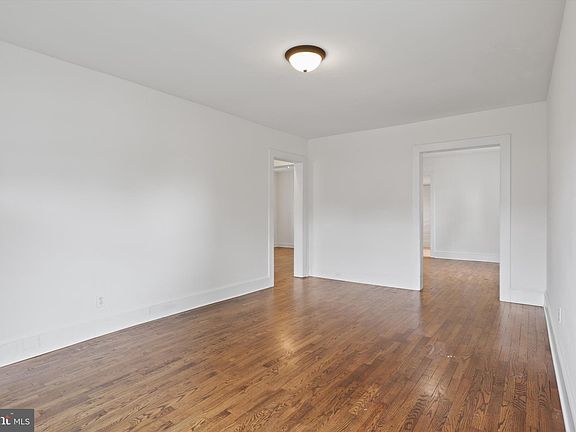 3rd image of 107 Hillcrest Dr
