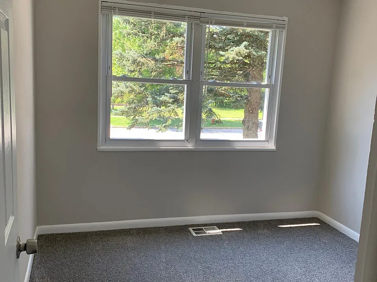 1555 Mayfair Blvd #3 — Photo 6