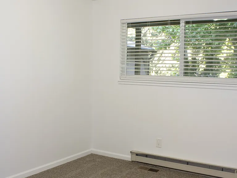 12315-12317 NE Fremont St — Photo 19