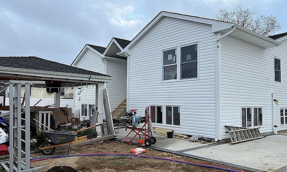 2nd image of 248 44th St