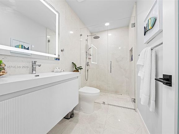 5th image of 2415 W 67th Pl #8-11