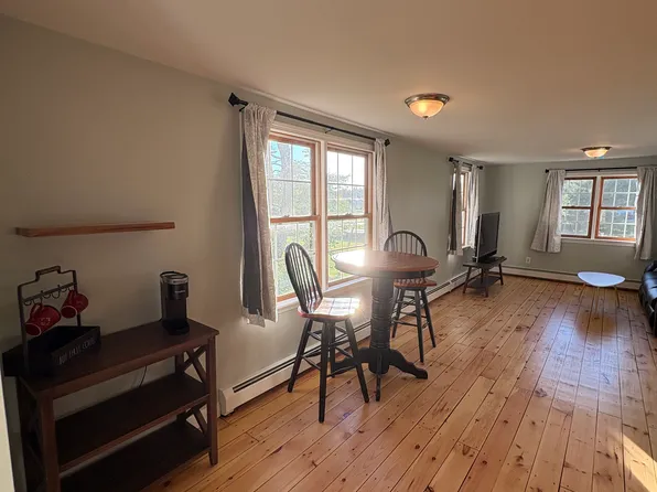 121 Smutty Ln, Saco, ME 04072