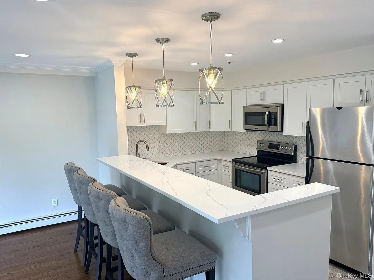 2 bed, 1.0 bath, 948 sqft, $3,500 — Photo 1