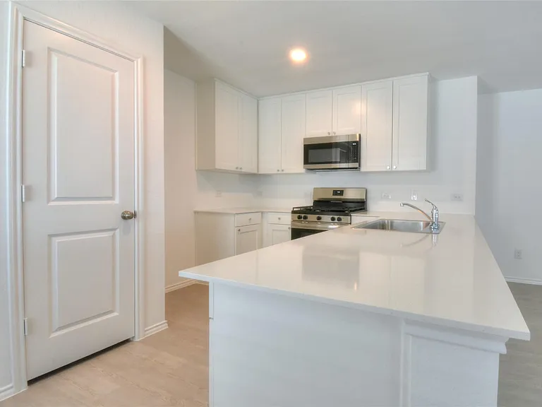 336 Dragonfly Park — Photo 15