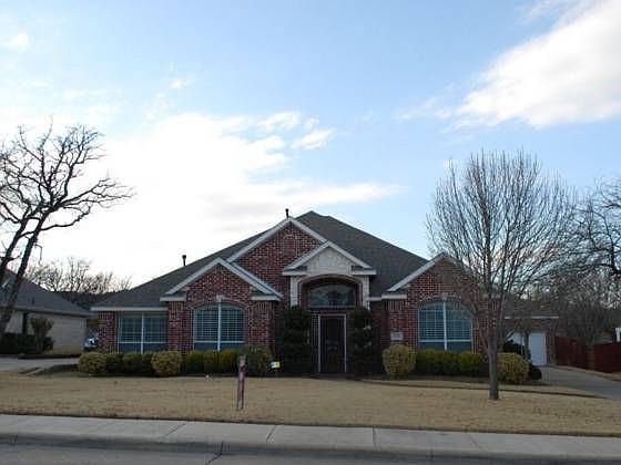 1st image of 208 Flagstone Dr