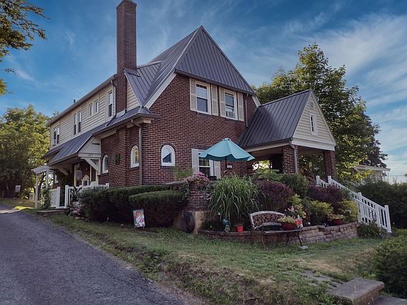 4th image of 325 E Scribner Ave