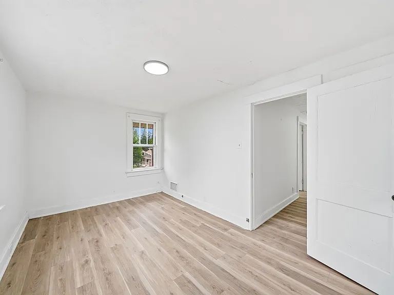 1211 Emily St — Photo 22