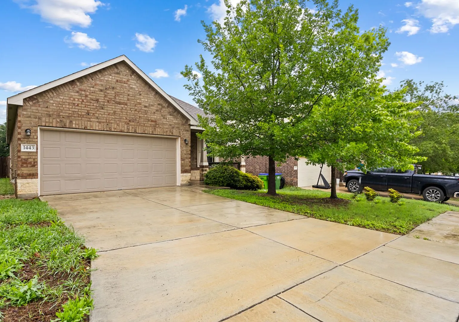 3 bedrooms, 2.5 Bathrooms located in Laurel Branch Subdivison **Move in Special — Photo 2