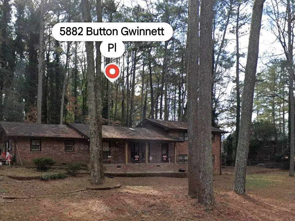 Button Gwinnett Pl